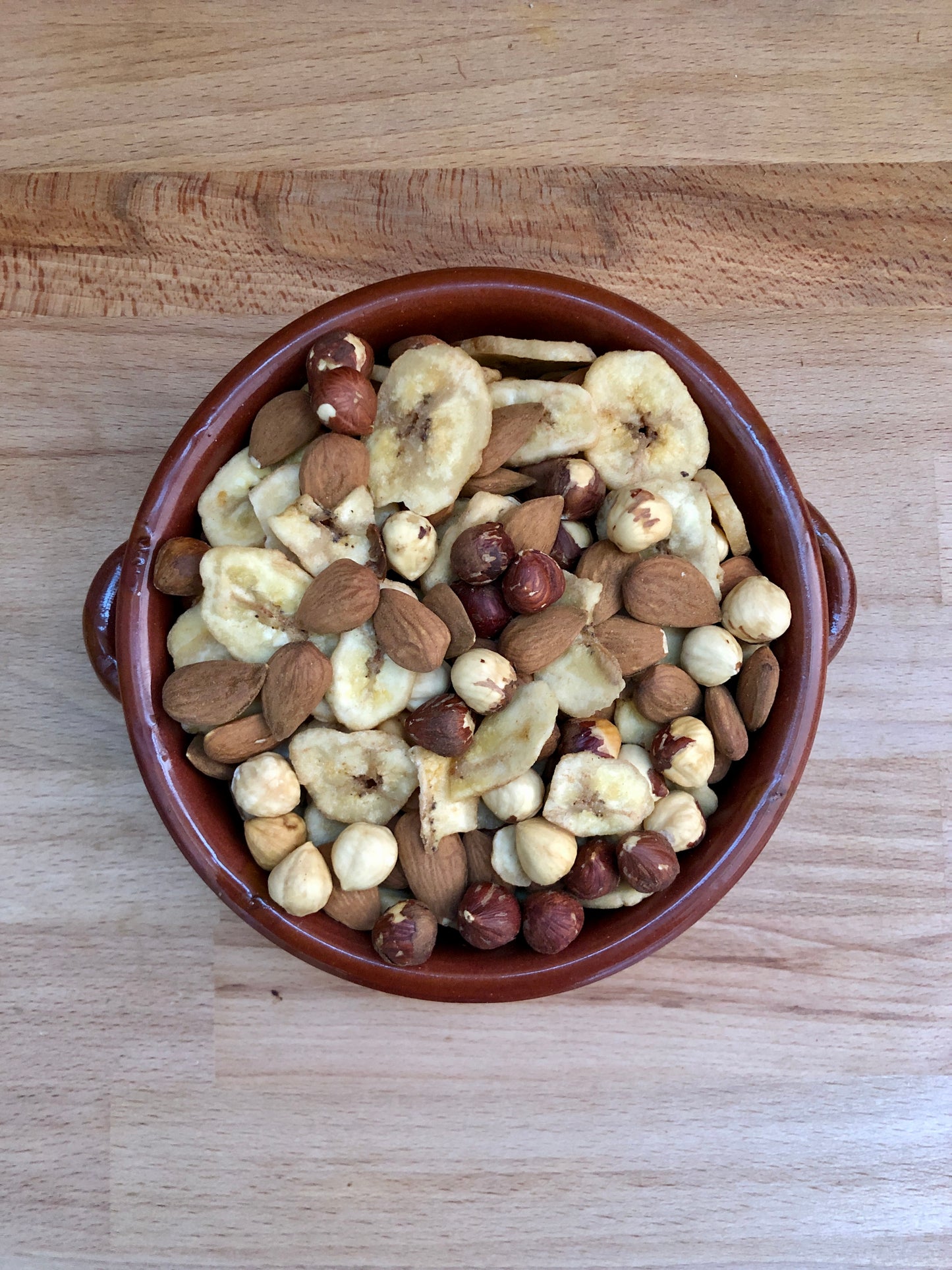 Mélange de fruits secs aux amandes, noisettes et banane déshydratée