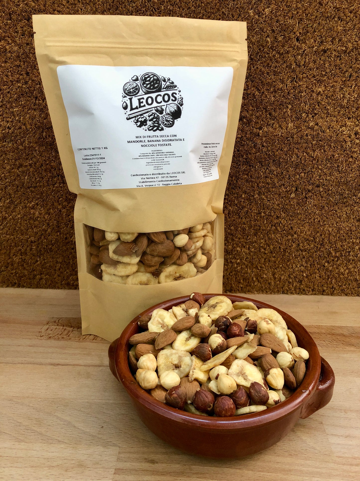 Mix of dried fruit with almonds, hazelnuts and dehydrated banana