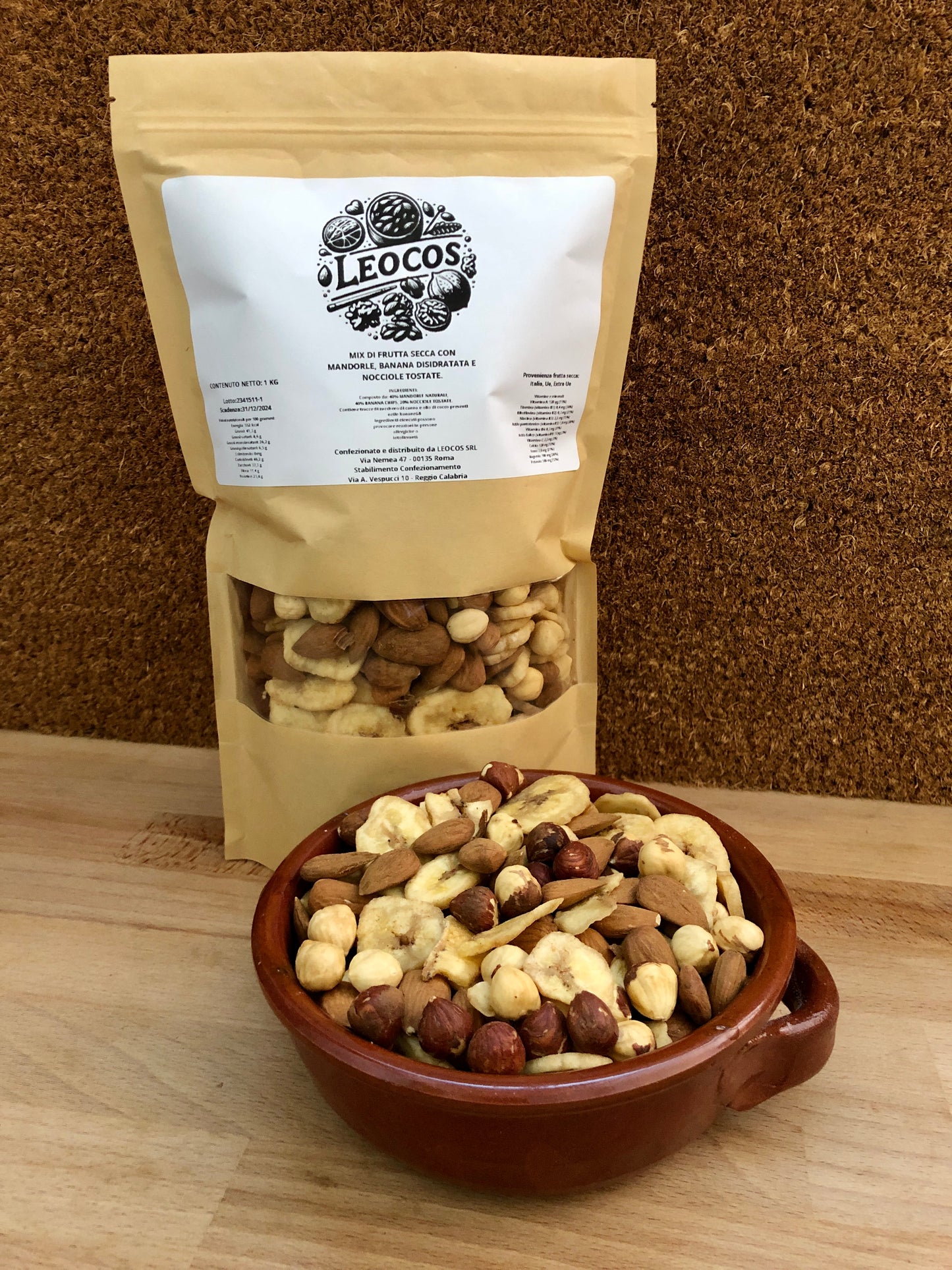 Mix of dried fruit with almonds, hazelnuts and dehydrated banana